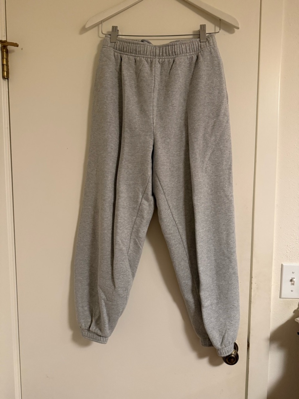 Aritzia Mega Jogger - Heather Chrome, sz S